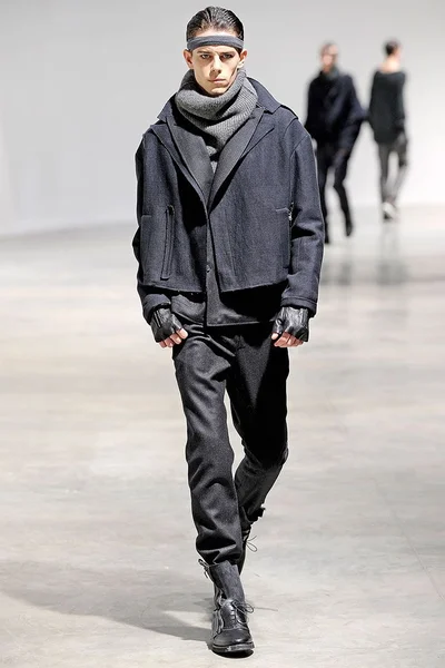 Look 15